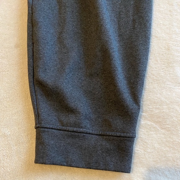Menβs Lululemon Joggers. Like New. 2% Wool. Charcoal Drawstring Size L - Picture 8 of 14